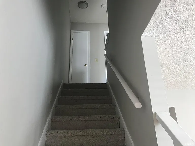 4036 Greenleaf St — Photo 9