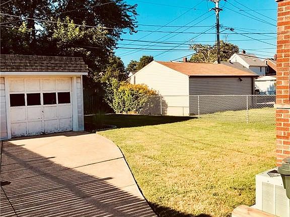 4th image of 7806 Renwood Dr
