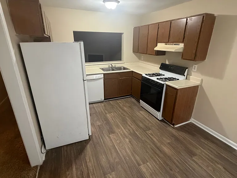 1215 Oakplace Dr SW #C — Photo 5