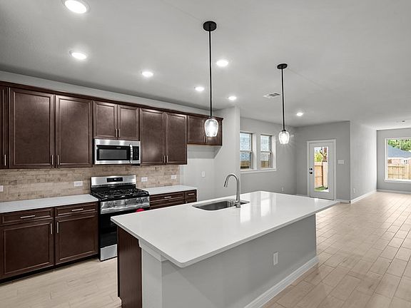 The Dahlia - Kitchen