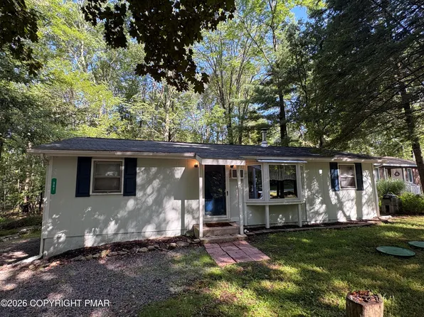 341 Owassa Dr, Pocono Lake, PA 18347