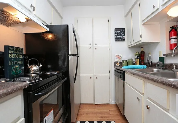 Lafayette Green Apartment Homes — Photo 9