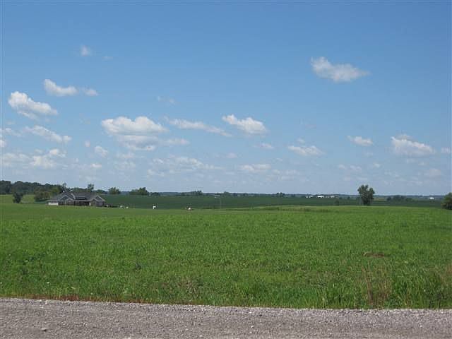 2nd image of 1151 Iowa Dr