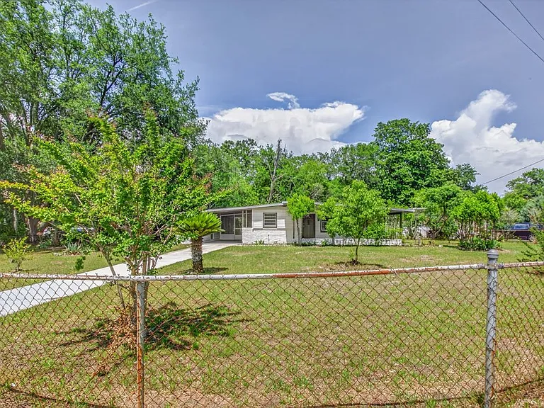 2149 Corot Dr — Photo 2