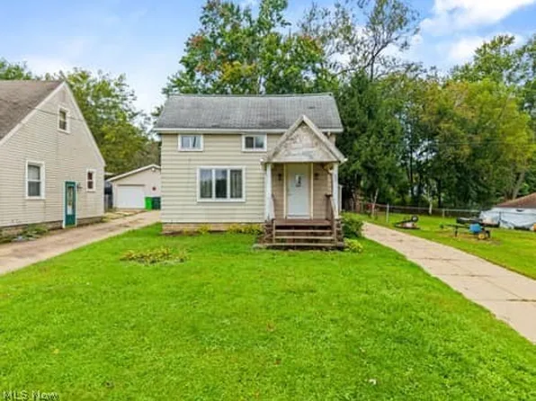 82 Henigan Ave, Barberton, OH 44203