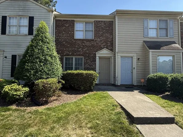 2905 Faversham Pl, Raleigh, NC 27604