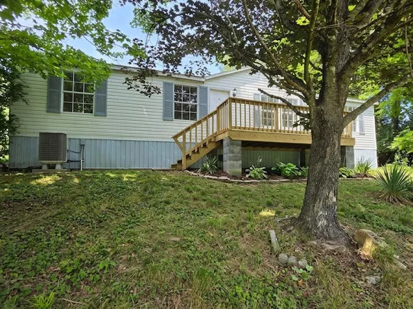 9247 Baker Ln, Bristol, VA 24202