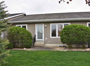 1952 Pinehurst Ln, Waterloo, IA 50701