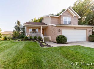 2203 Thistledowne Dr NE, Grand Rapids, MI 49505