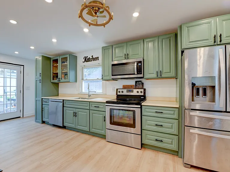 50 Chestnut St — Photo 1