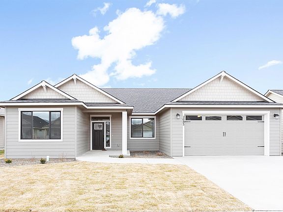 2nd image of 2645 N Allenby Ln