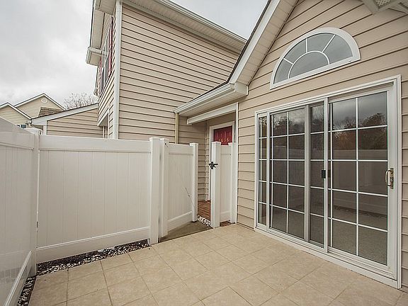 3rd image of 4636 Twin Hickory Lake Dr