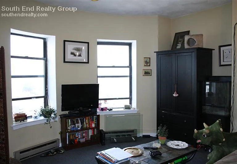 483 E Broadway #6 — Photo 30