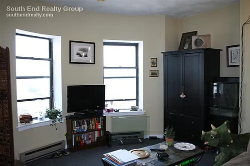 483 E Broadway #6 Photo 1
