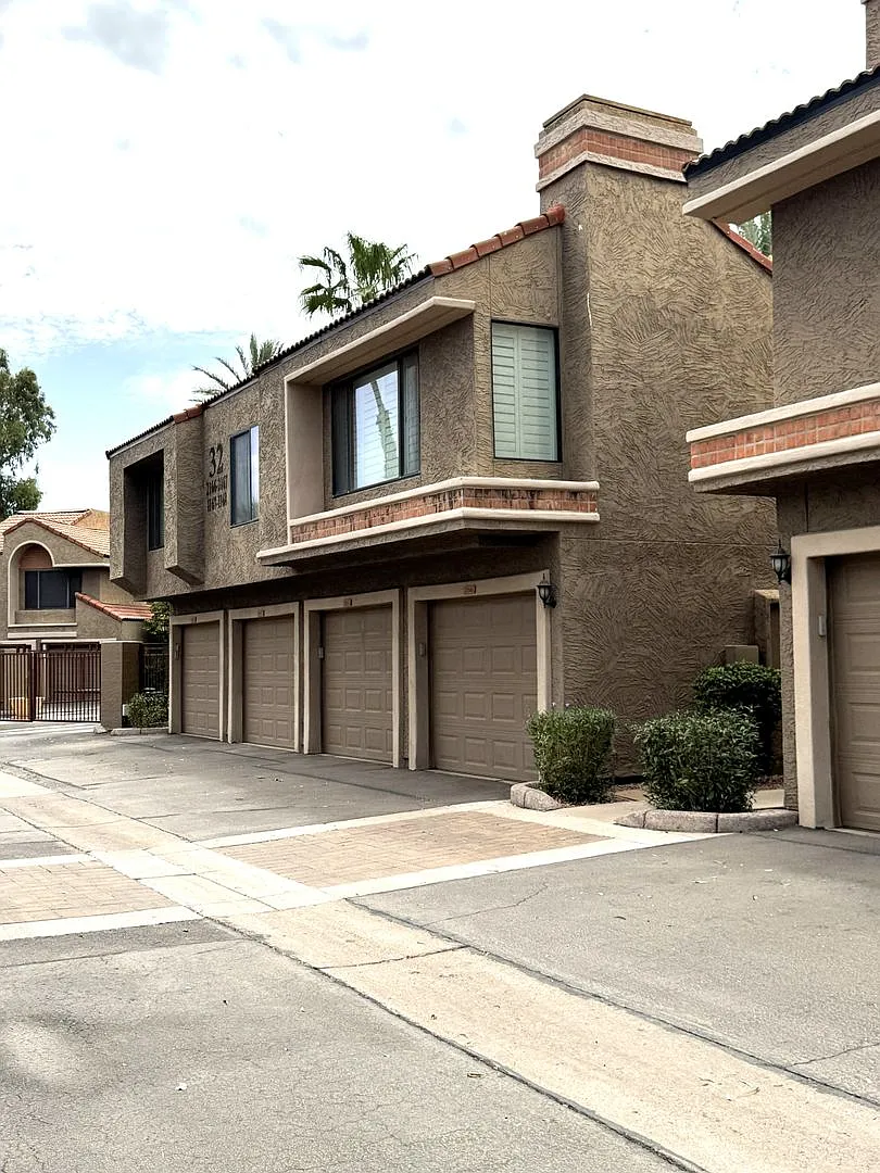 Resort Style Condo In Scottsdale Gated Community With Attached Garage And Fitness Center — Photo 3