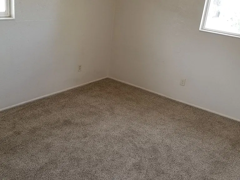 752 N Irving St — Photo 10