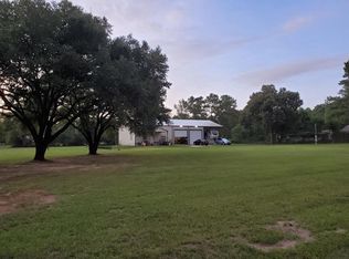 1318 Lakewood Dr, Pinehurst, TX 77362