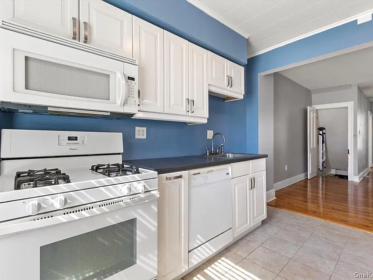 13 Cherry Ave — Photo 6