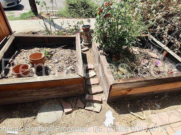 3rd image of 2686 Hornblend St