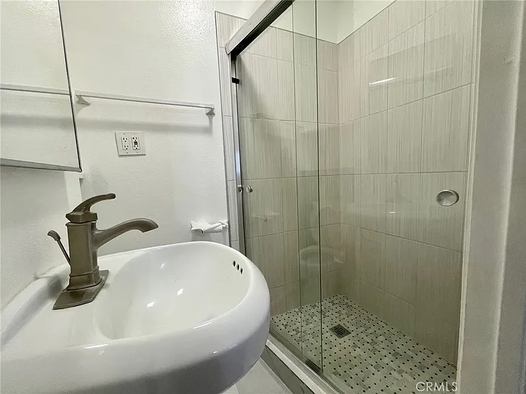 15142 Georgia Ave — Photo 30