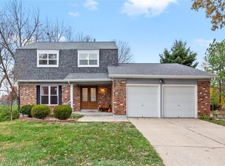 10 Strafford Dr, Saint Peters, MO