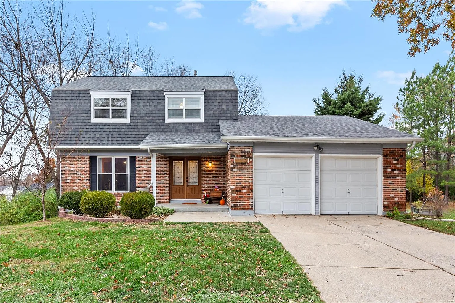 10 Strafford Dr photo 1