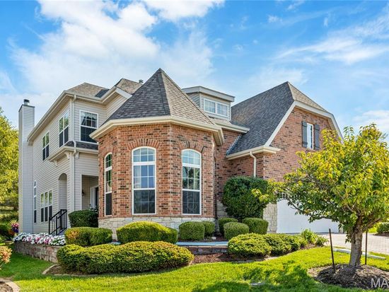 1504 Hollowbrook Dr, Saint Charles, MO 63303