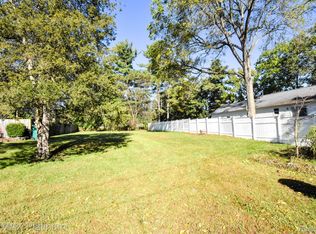 2 Roland Dr, Brighton, MI 48116