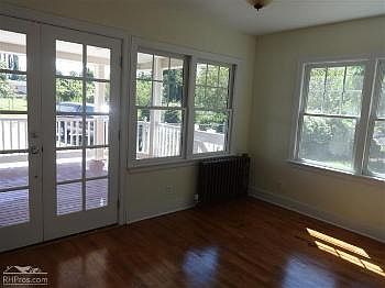 5th image of 12004 Valley Ave E