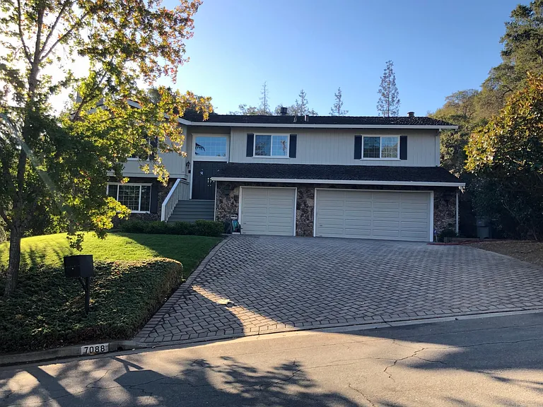 7088 Wooded Lake Dr — Photo 1