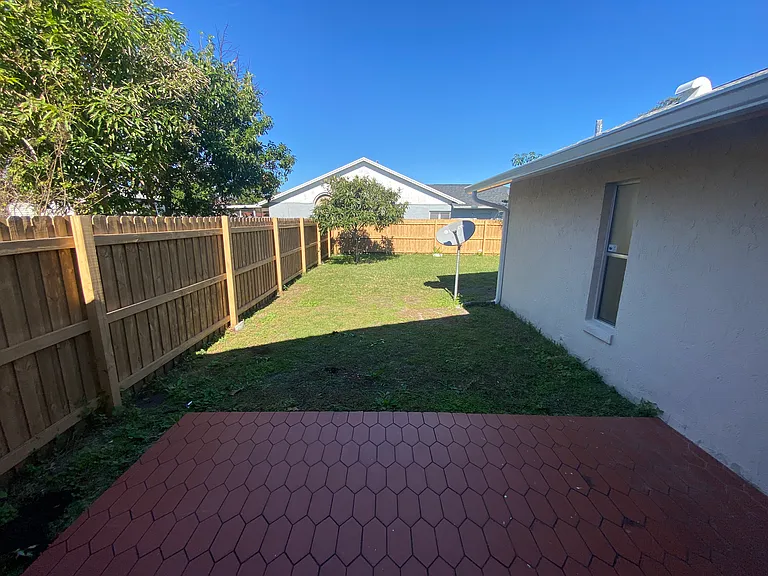 2403 Albaca Dr — Photo 20