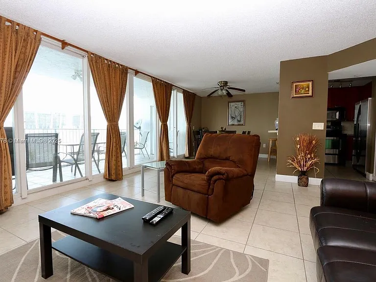 17800 N Bay Rd #404 — Photo 7