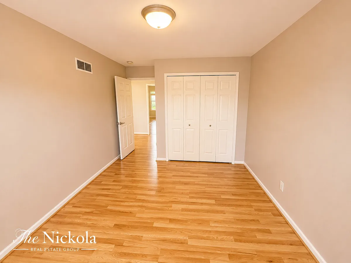 Building Photo - 3132 Louis Dr