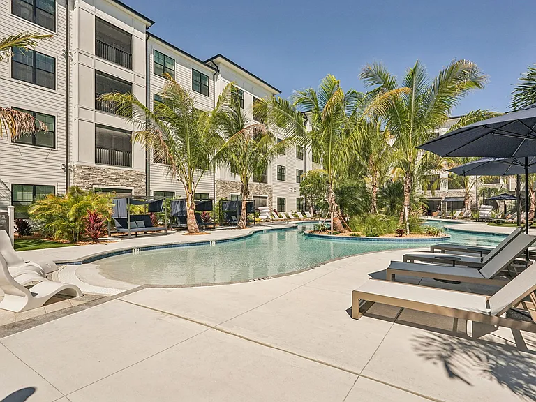 The Stadler Luxury Apartments — Photo 7