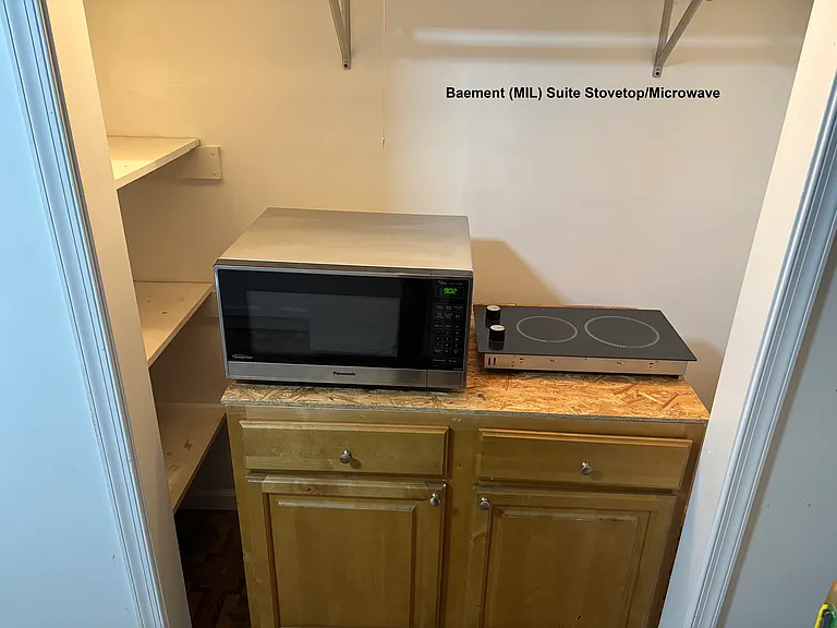 Basement MIL Suite Stovetop/Microwave