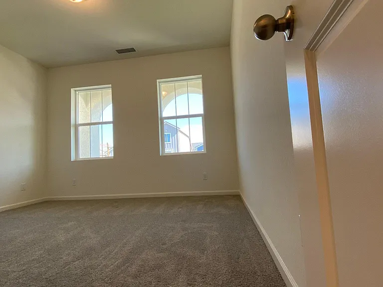 2100 Descanso Ave — Photo 28