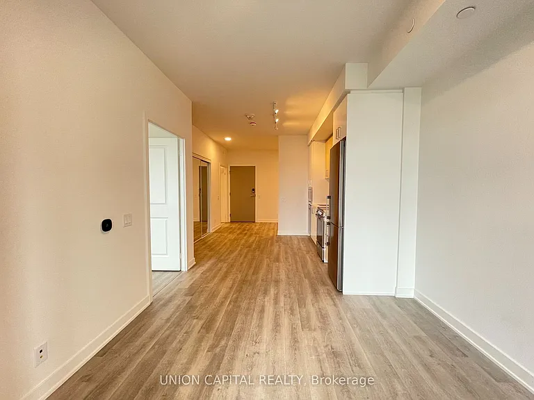 50 Upper Mall Way #1403 — Photo 23