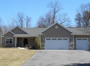 N3226 Right Of Way Rd, Peshtigo, WI 54157