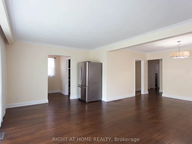 30 Northampton Dr — Photo 8