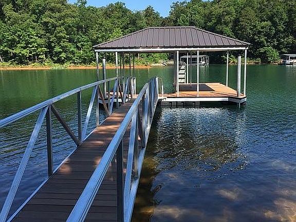 Dock