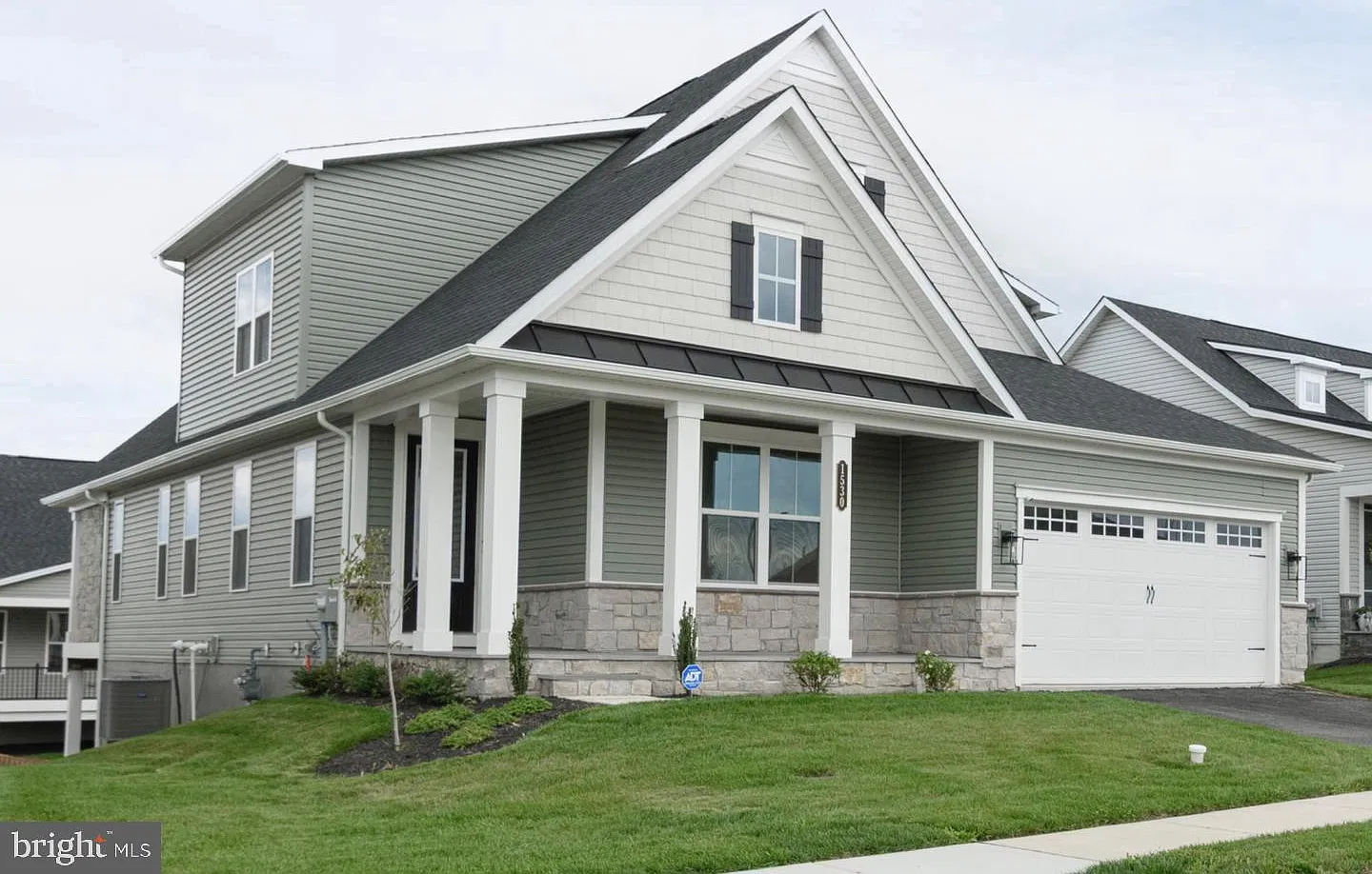 4 bed, 4.0 bath, 3969 sqft, $4,200 — Photo 1