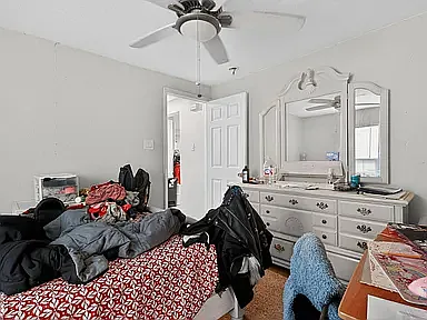 511 W Orange St — Photo 32