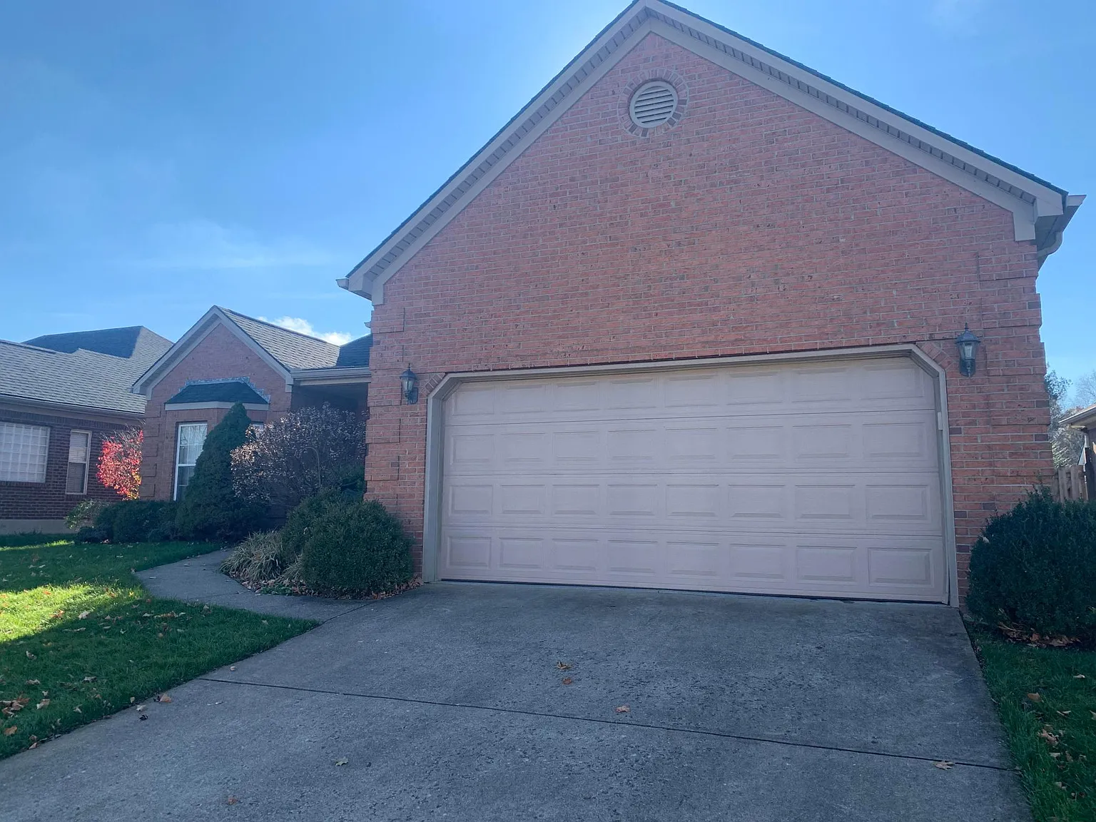 3 bed, 1956 sqft, $2,885 — Photo 1