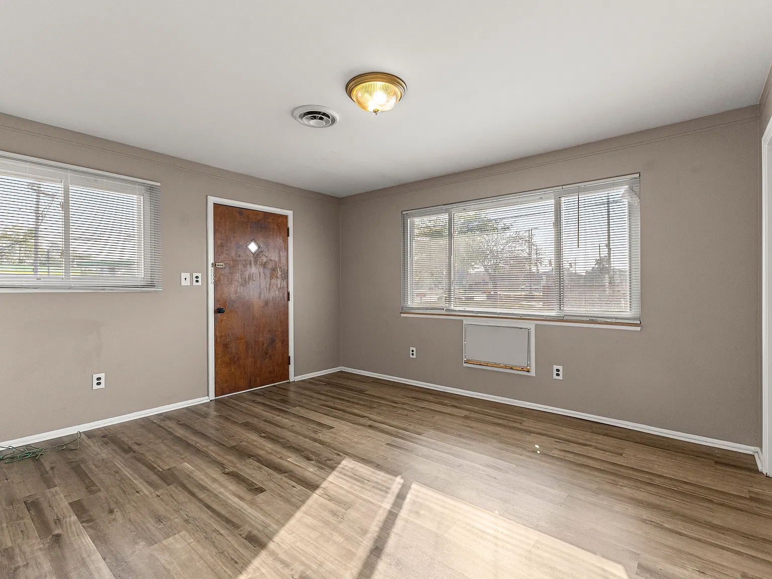 1 bed, 425 sqft, $850 — Photo 3