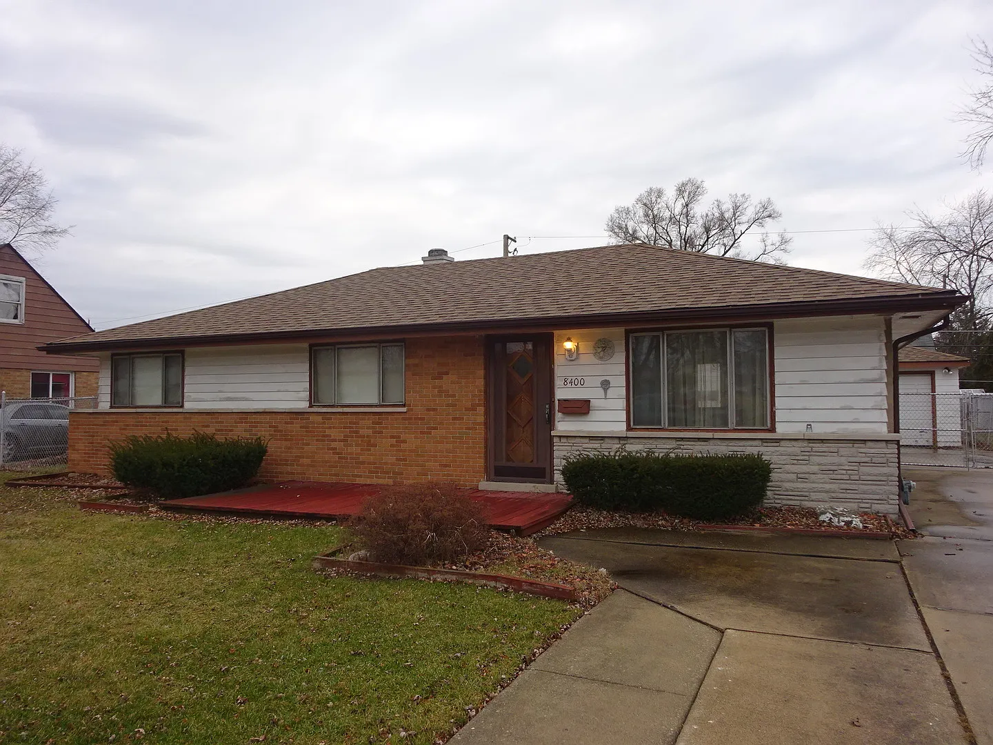 8400 Mulligan Ave photo 1
