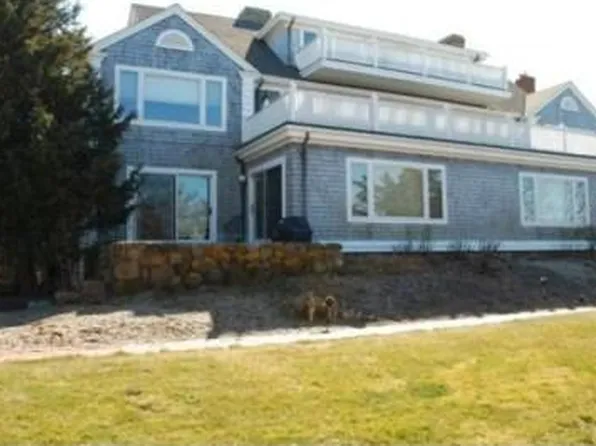 46 Gunning Point Rd APT 2, Falmouth, MA 02540