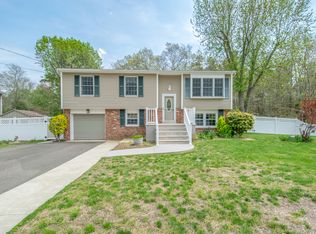 230 Mill Creek Dr, Bayville, NJ 08721