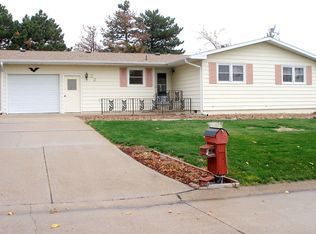 22 E 37th St, Kearney, NE 68847