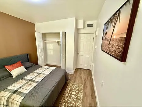 1006 Catherine St — Photo 24