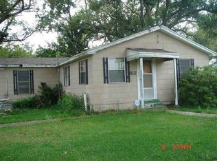 512 Meneley Rd, Winnie, TX 77665